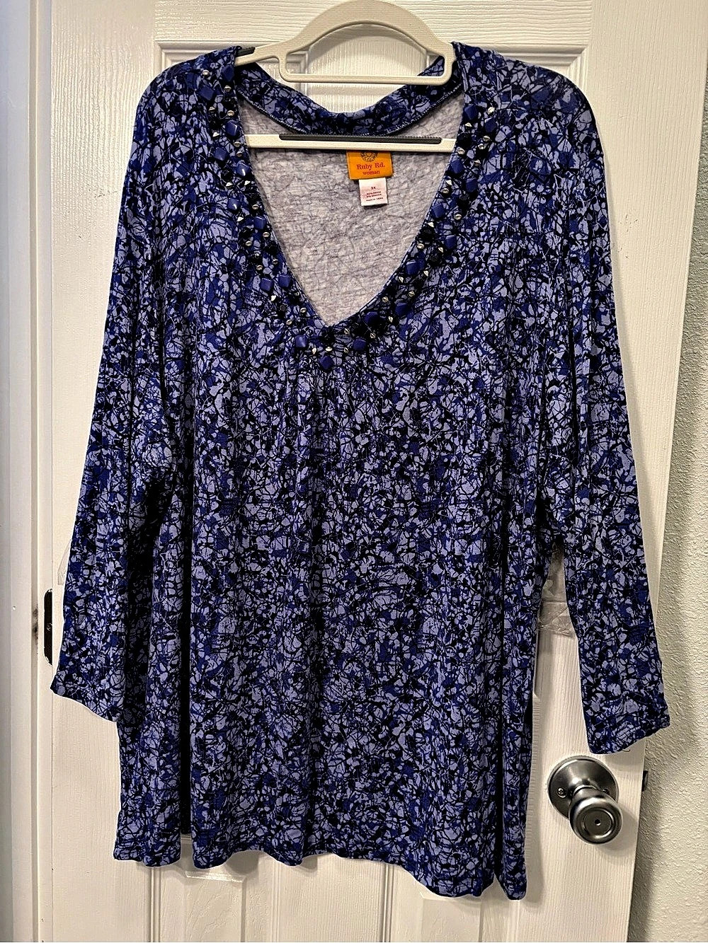 Ruby Rd. Abstract Beaded Neckline Tunic in Blue Size 3X Like New
